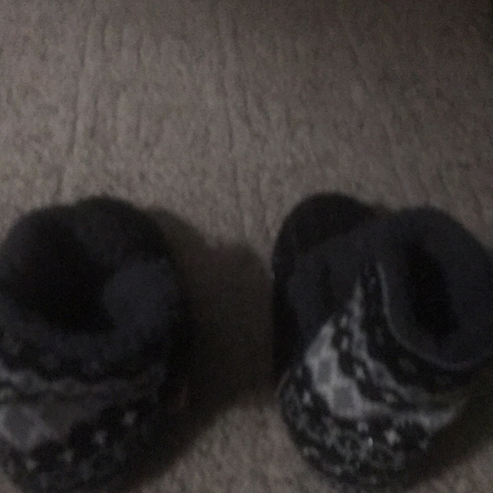 Black muk luks